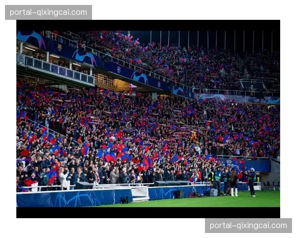 欧冠之夜的城市：马德里街头广场搭建巨型屏幕供球迷观赛