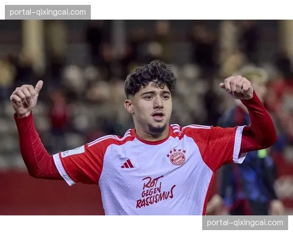 罗马诺确认：拜仁慕尼黑已就引进勒沃库森边卫弗林蓬展开谈判